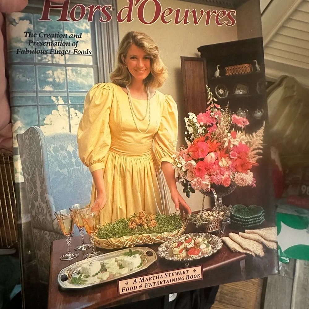 1984 Martha Stewart's Hors d'Oeuvres Cookbook - First Edition